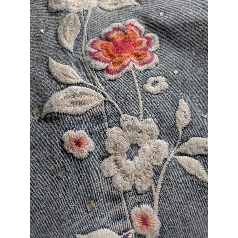 Lane Bryant Signature Fit Straight Leg Crop Jean 20P Lt Bl Embroidery Rhinestone - Picture 10 of 16